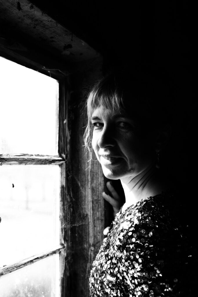 Lost Place Fotoshooting 2026 in Hirschfelde – Kreative Portraitfotografie mit der VHS Görlitz p1070503