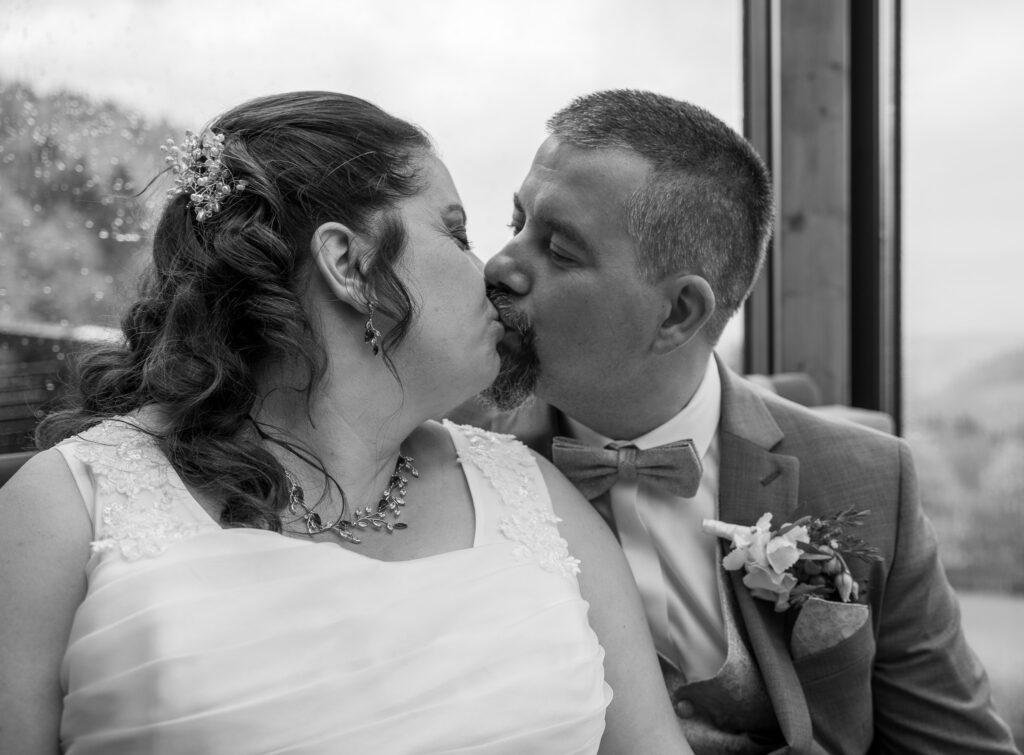hochzeitspaar kuss