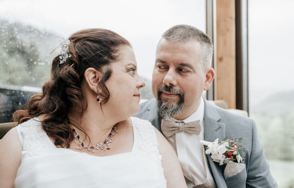 hochzeitspaar verliebt
